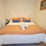 Thegreyhouse
